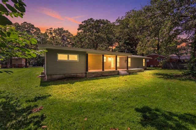 204 Foxboro Ln, Tullahoma, TN 37388