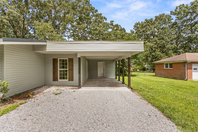 204 Foxboro Ln, Tullahoma, TN 37388