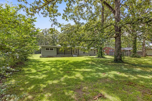 204 Foxboro Ln, Tullahoma, TN 37388