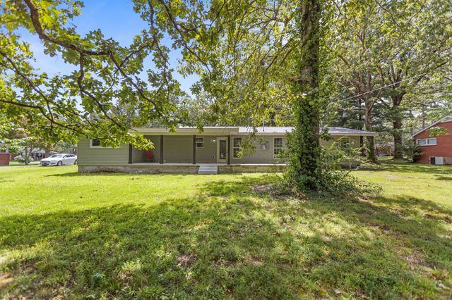 204 Foxboro Ln, Tullahoma, TN 37388