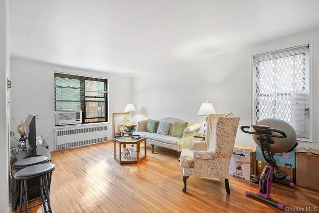 64-00 Saunders Street 5-C, Rego Park, NY 11374