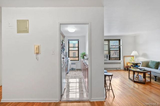 64-00 Saunders Street 5-C, Rego Park, NY 11374