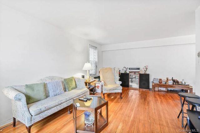 64-00 Saunders Street 5-C, Rego Park, NY 11374