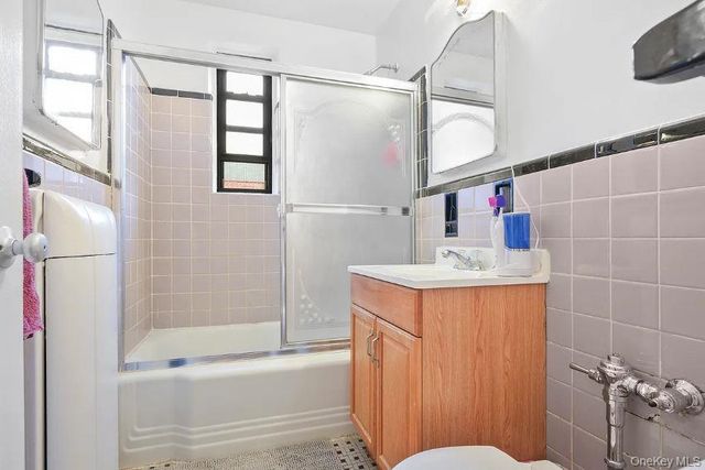 64-00 Saunders Street 5-C, Rego Park, NY 11374