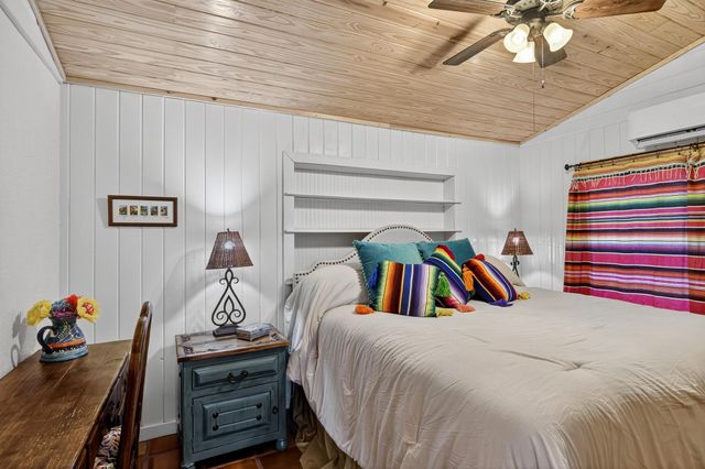 710 Sandy Harbor DR, Horseshoe Bay, TX 78657