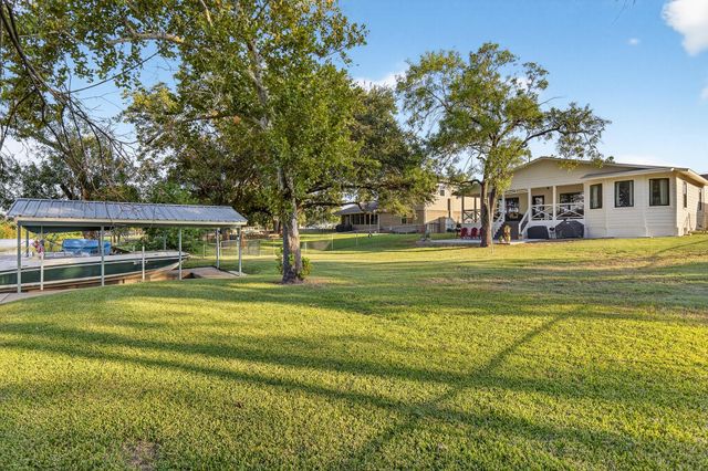 710 Sandy Harbor DR, Horseshoe Bay, TX 78657