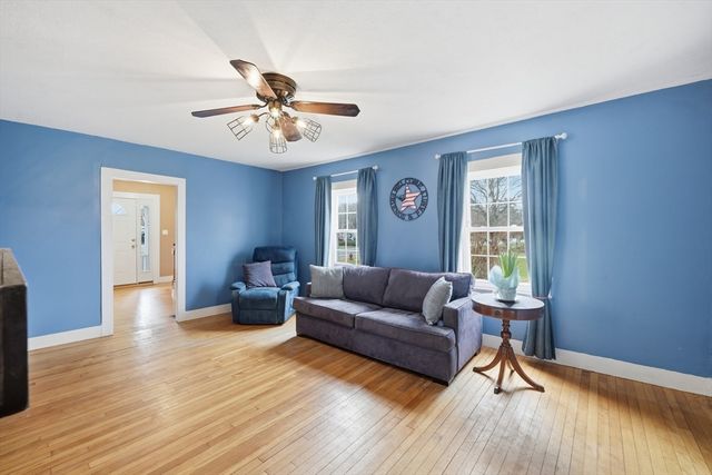 79 State Rd, Whately, MA 01093