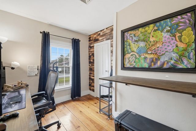 79 State Rd, Whately, MA 01093