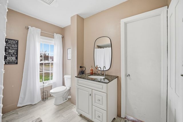 79 State Rd, Whately, MA 01093