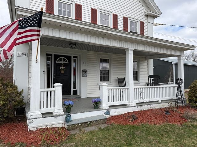 79 State Rd, Whately, MA 01093