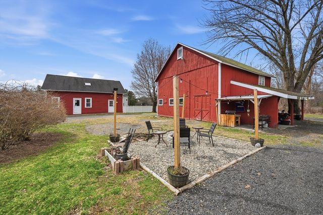 79 State Rd, Whately, MA 01093