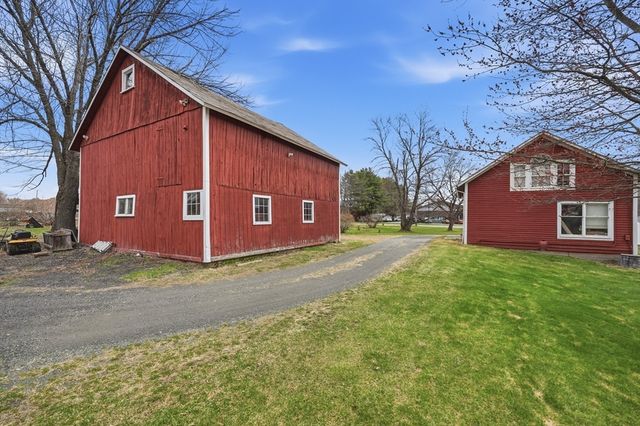 79 State Rd, Whately, MA 01093
