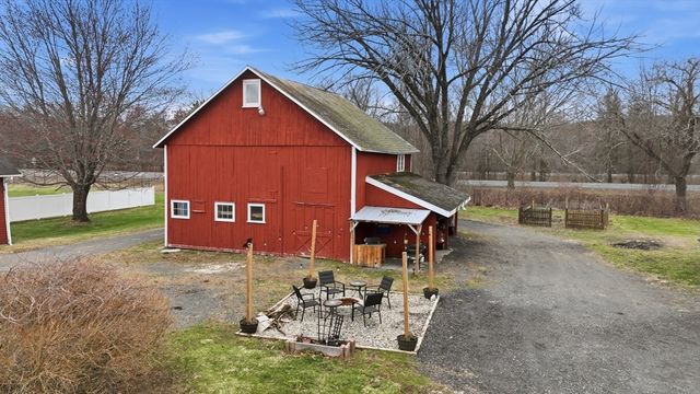 79 State Rd, Whately, MA 01093