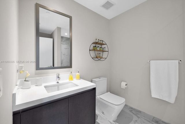 851 NE 1st Ave 3401, Miami, FL 33132