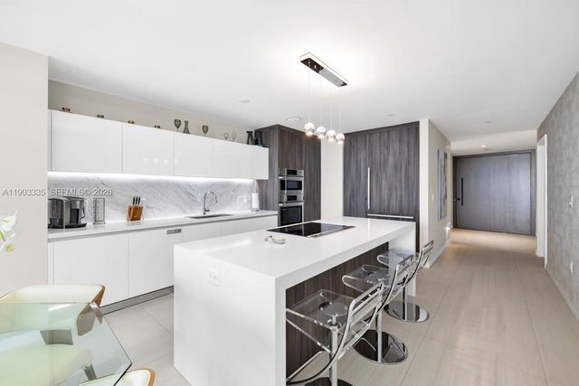 851 NE 1st Ave 3401, Miami, FL 33132