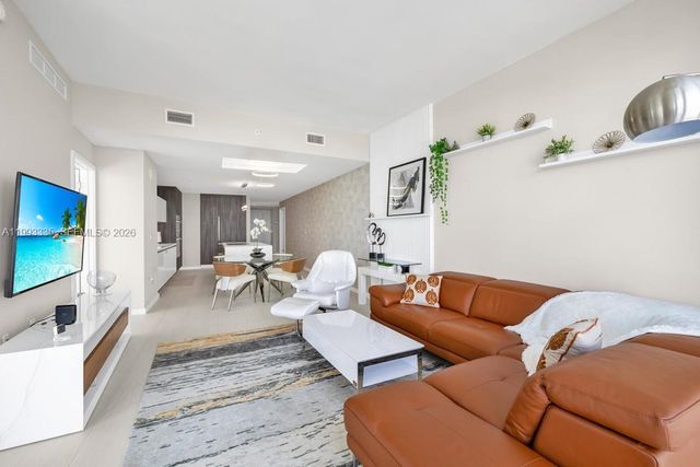 851 NE 1st Ave 3401, Miami, FL 33132