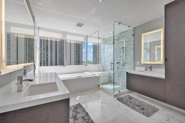 851 NE 1st Ave 3401, Miami, FL 33132