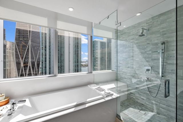 851 NE 1st Ave 3401, Miami, FL 33132