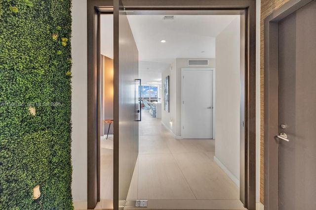 851 NE 1st Ave 3401, Miami, FL 33132