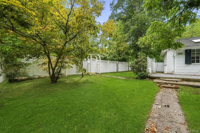 4 Hillside Trail, Monroe, NY 10950