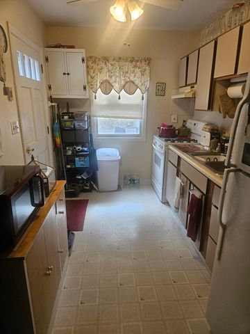 13 Spring Hill Rd, Newbury, MA 01922