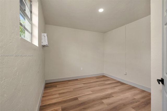 5632 SW 19th St, West Park, FL 33023