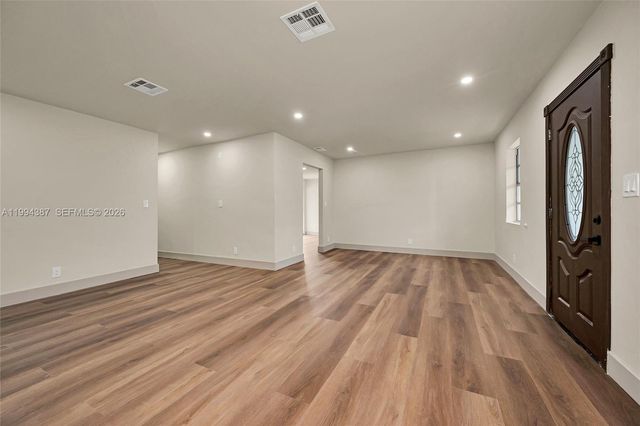 5632 SW 19th St, West Park, FL 33023