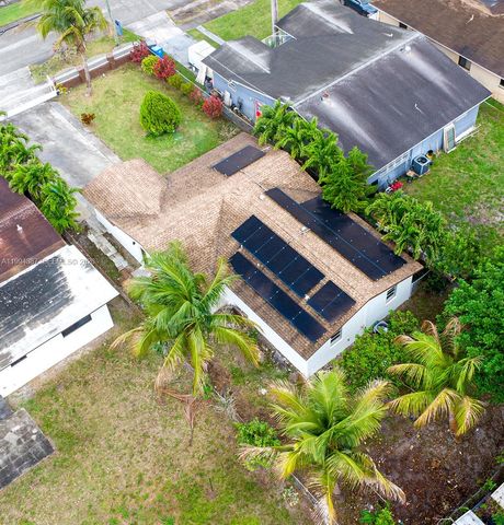 5632 SW 19th St, West Park, FL 33023