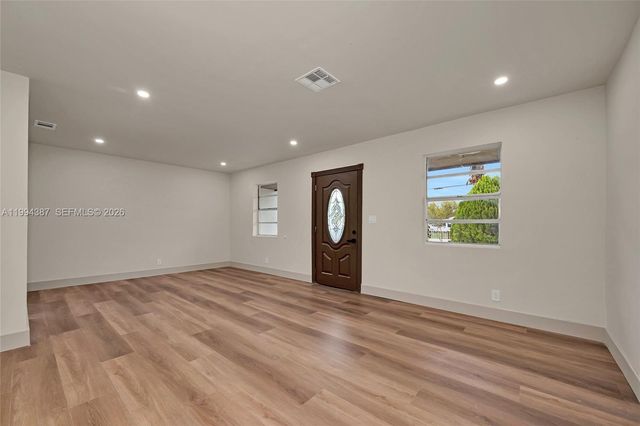 5632 SW 19th St, West Park, FL 33023