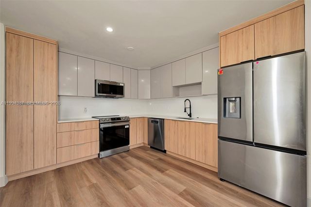 5632 SW 19th St, West Park, FL 33023