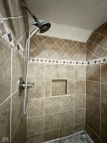 9233 Lakewind Court, Indianapolis, IN 46256