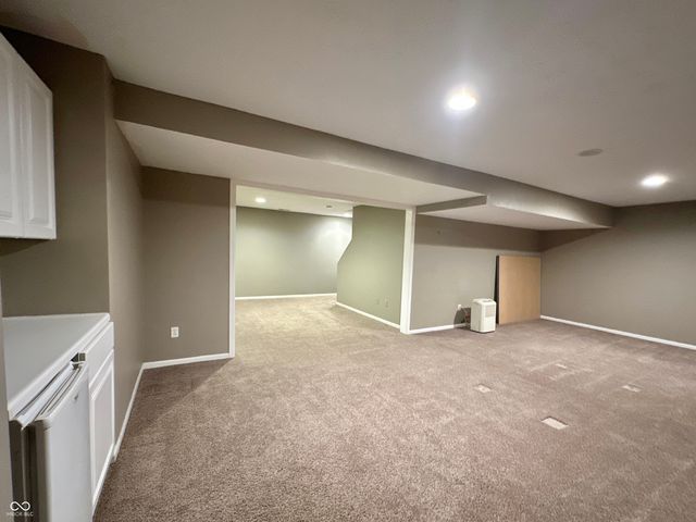 9233 Lakewind Court, Indianapolis, IN 46256