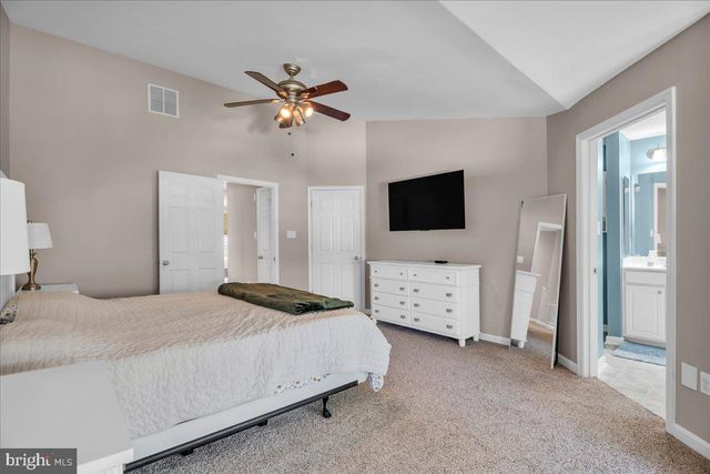 4 HURFF CT, Swedesboro, NJ 08085