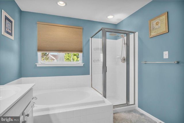 4 HURFF CT, Swedesboro, NJ 08085