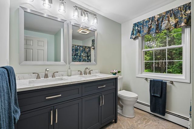 15 Emerald Drive, Danville, NH 03819