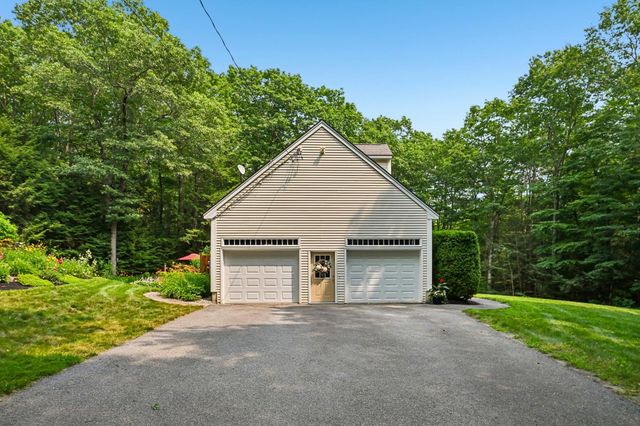 15 Emerald Drive, Danville, NH 03819