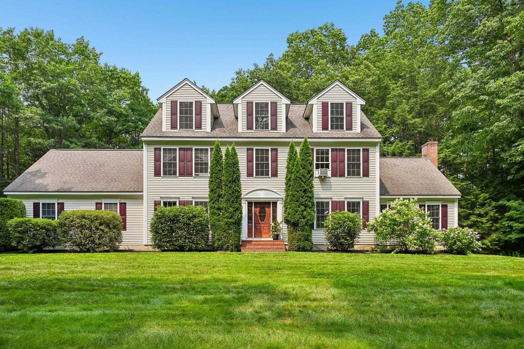 15 Emerald Drive, Danville, NH 03819