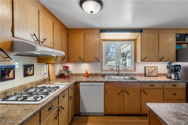 415 Valeside Avenue NE, Massillon, OH 44646