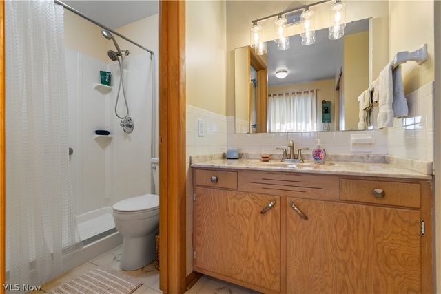 415 Valeside Avenue NE, Massillon, OH 44646