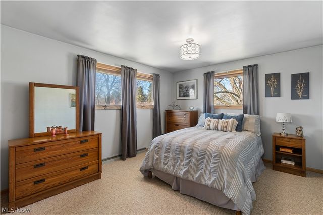 415 Valeside Avenue NE, Massillon, OH 44646