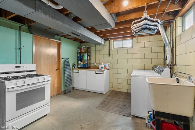 415 Valeside Avenue NE, Massillon, OH 44646