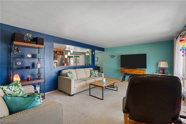 415 Valeside Avenue NE, Massillon, OH 44646