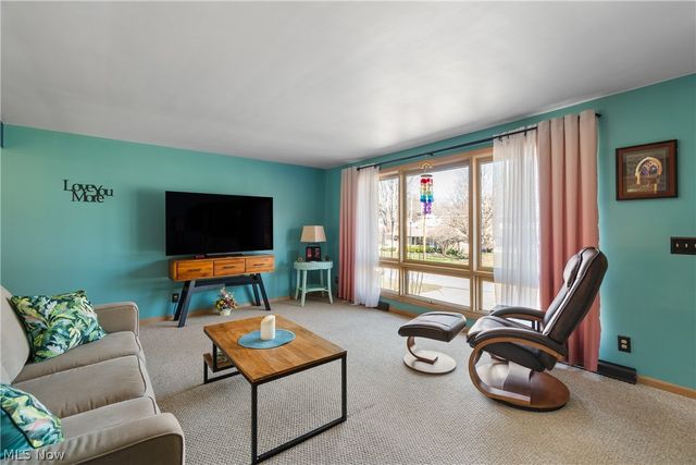 415 Valeside Avenue NE, Massillon, OH 44646