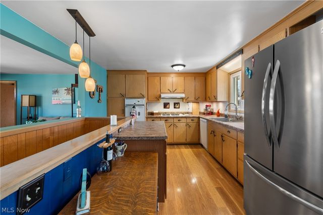 415 Valeside Avenue NE, Massillon, OH 44646