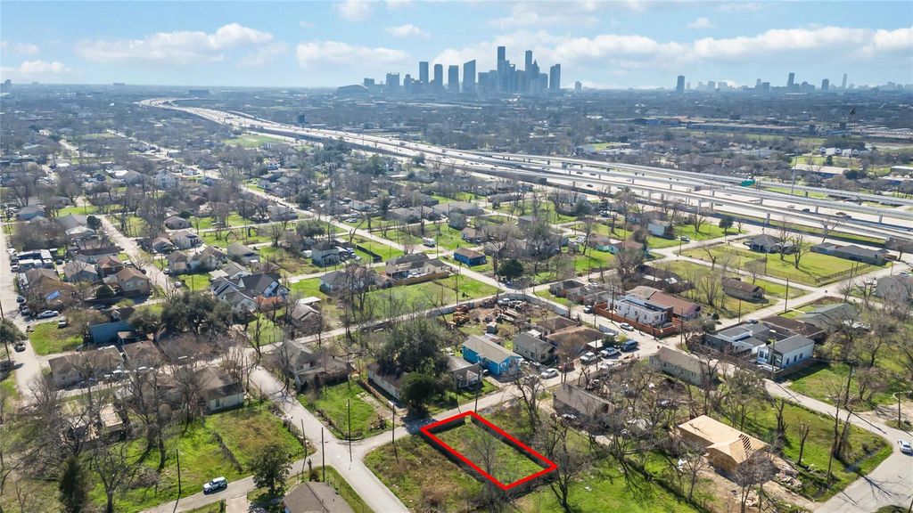 3213 Delia Street, Houston, TX 77026
