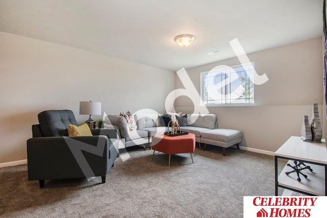 7918 N 113 Avenue, Omaha, NE 68142