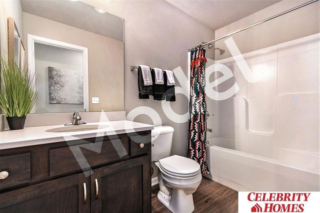 7918 N 113 Avenue, Omaha, NE 68142