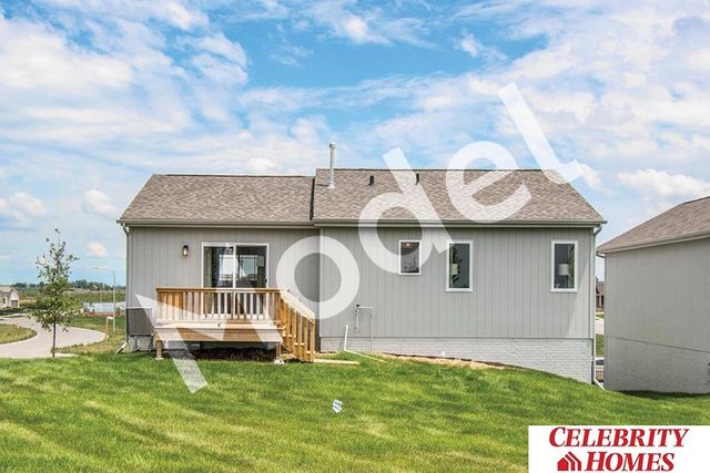 7918 N 113 Avenue, Omaha, NE 68142