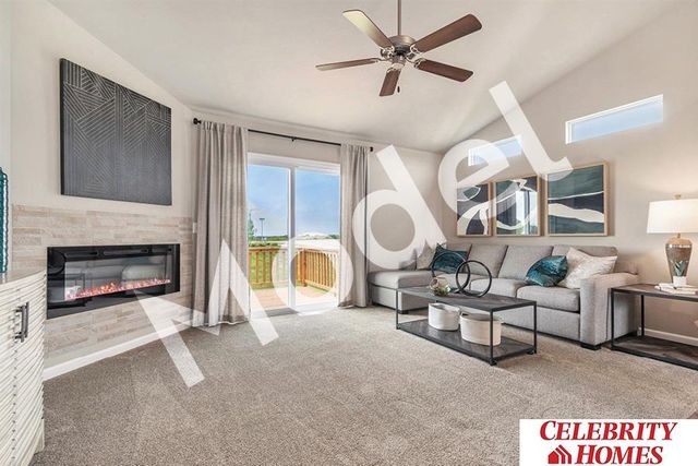 7918 N 113 Avenue, Omaha, NE 68142