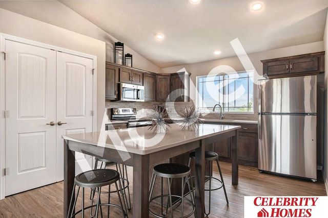 7918 N 113 Avenue, Omaha, NE 68142